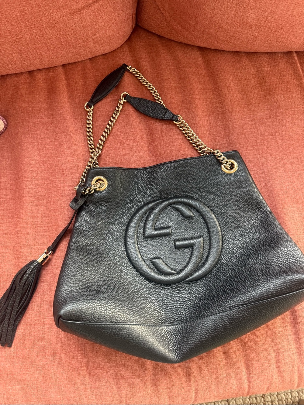 Never worn- Gucci Black Pebbled Leather Shoulder Bag with Gold Chain
